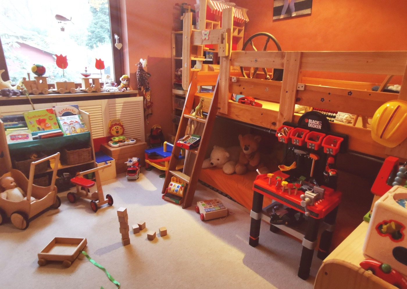 Spielzimmer mit Hochbett